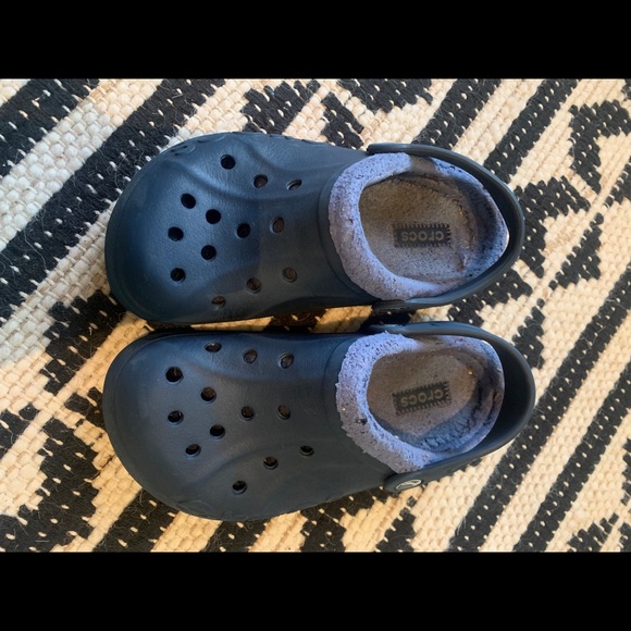 kids fleece crocs